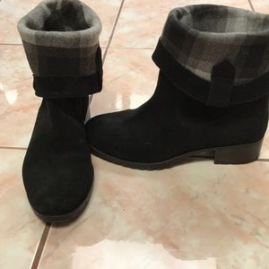 Charles by Charles David Black Suede/Plaid boots